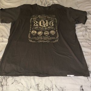 Men’s Disney world t shirt